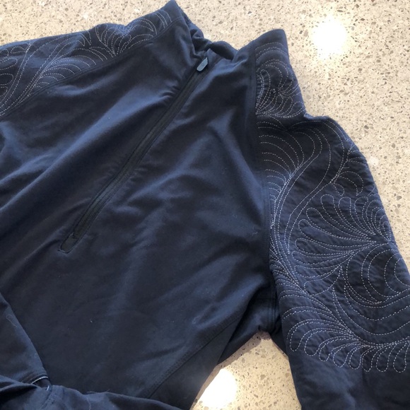 Lululemon Women’s Black 1/4-Zip - Black - Size 4 - Picture 2 of 4